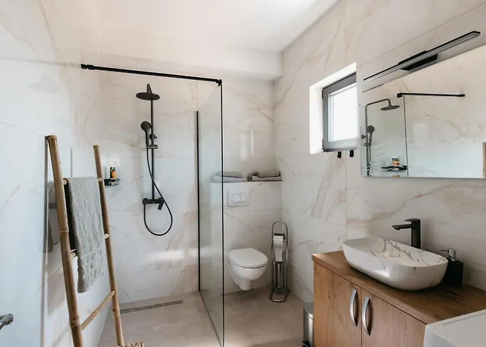 Holiday home Amazing In With Sauna Drace