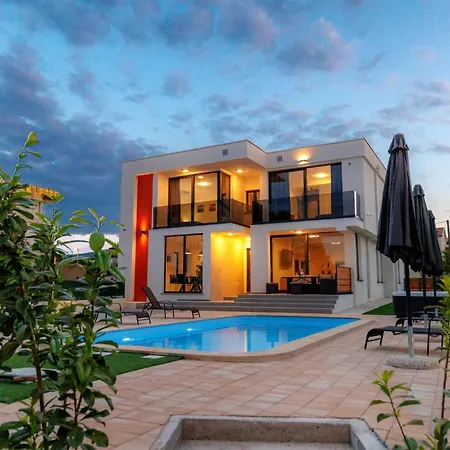 Amazing In With Sauna Drače